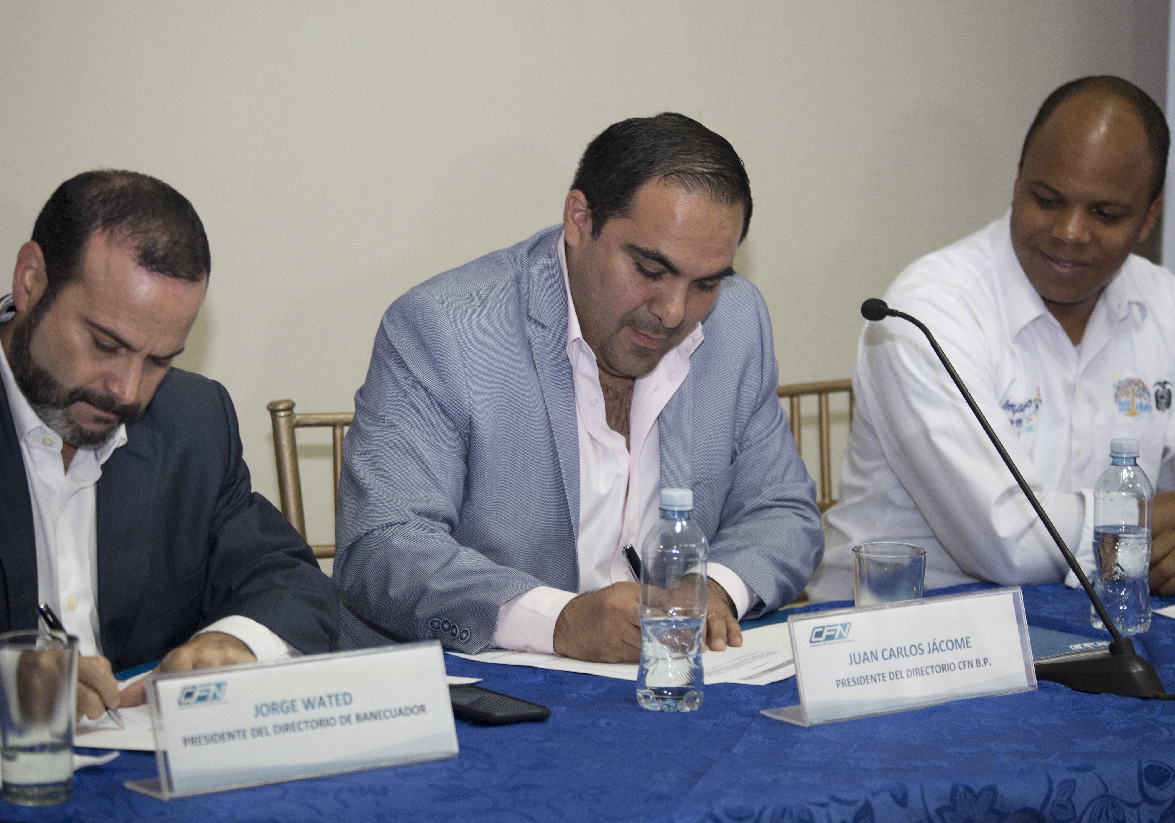 Ban ecuador firma convenio