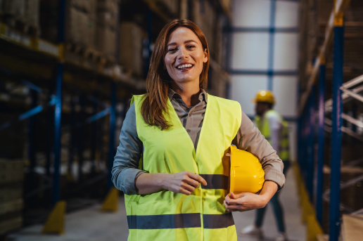 MASPRODUCTIVO-portada Señor viendo un buque